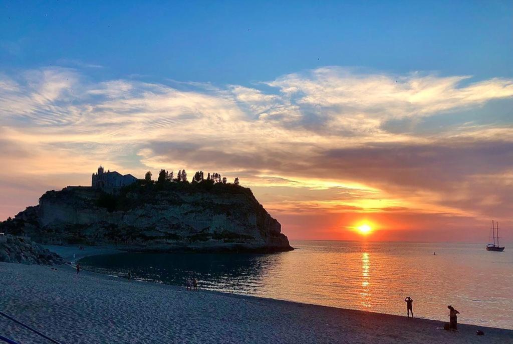The Queen Tropea Extérieur photo